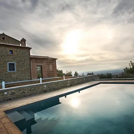 Sleeps 12 Pool Air Con Wifi