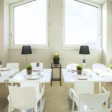 Sleeps 12 Pool Air Con Wifi
