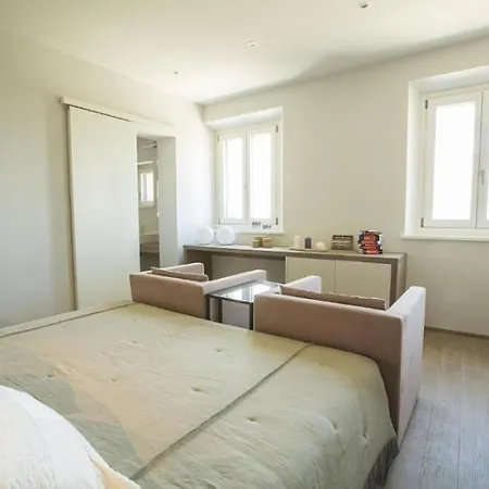 Sleeps 12 Pool Air Con Wifi Cortona