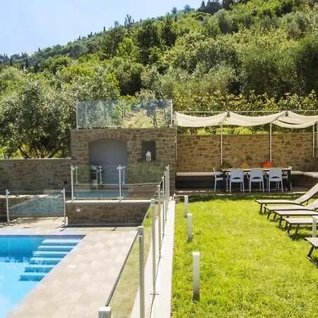 Villa Sleeps 12 Pool Air Con Wifi